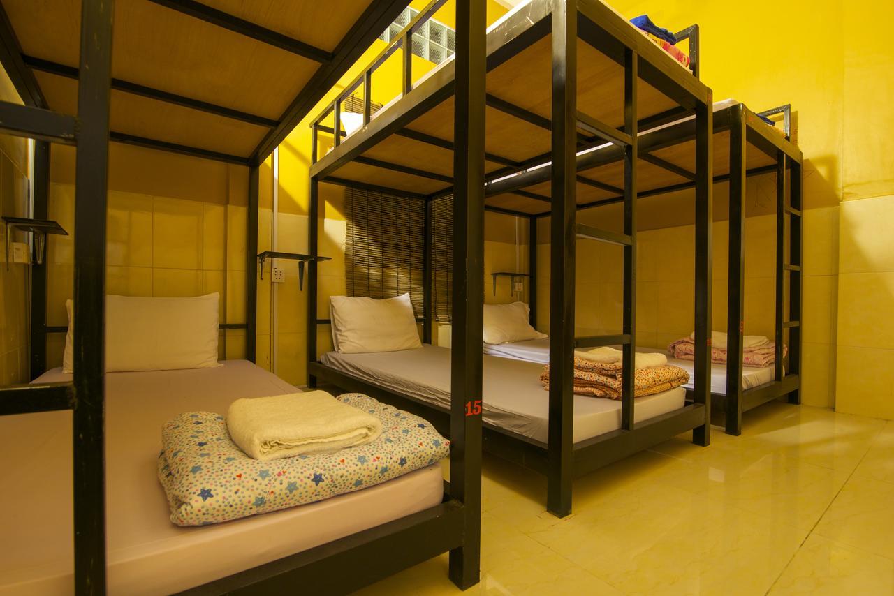 Happy Zone Hostel Siem Reap Esterno foto